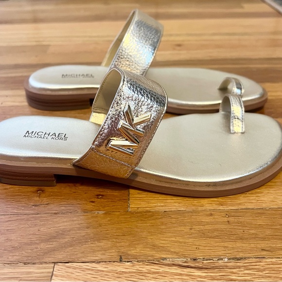 MICHAEL Michael Kors Jilly Thong - Picture 3 of 4